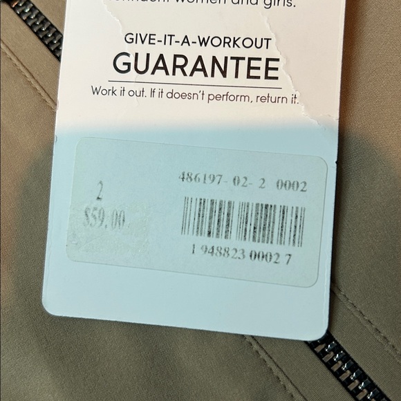 New with tags! Athleta Camden Shorts Tan Size 2 - Picture 4 of 7